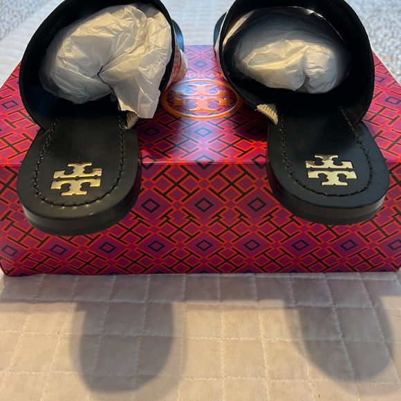 Tory Burch, snake pattern sandal - Picture 4 of 4